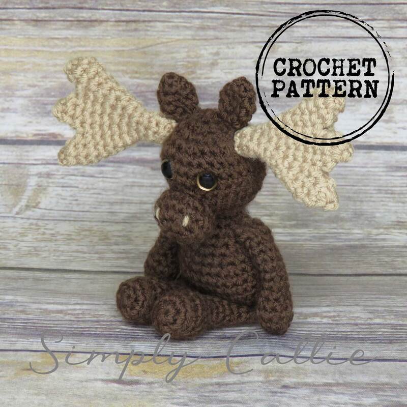 Moose amigurumi crochet pattern.